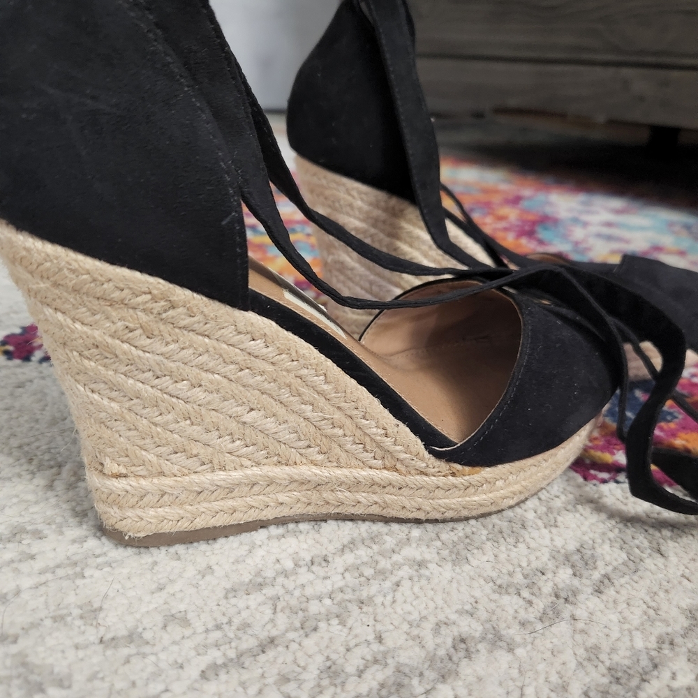 Wedge sandals with ankle ties